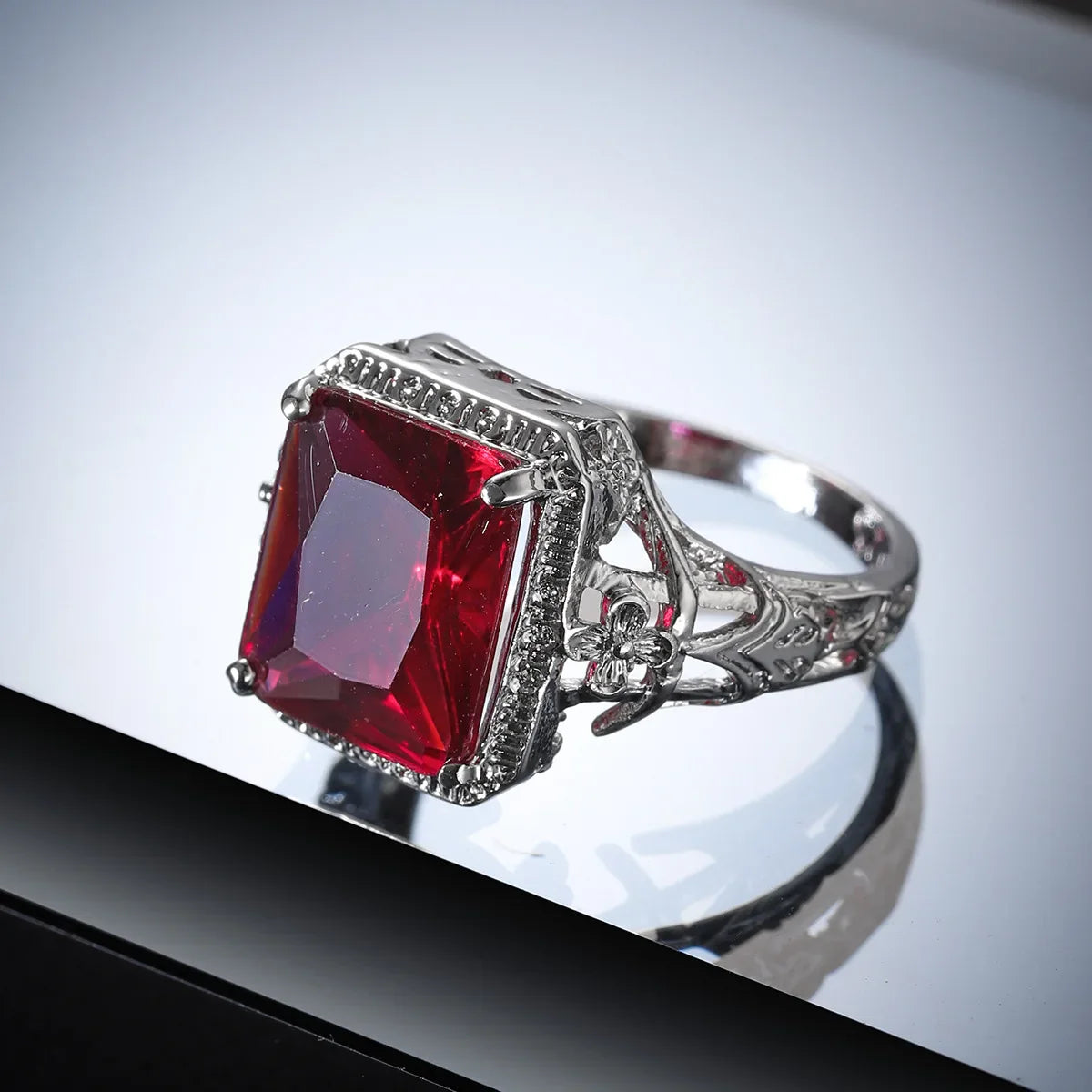 🎅 Early Xmas Sales 🎄 Last Day Discount 🌸Hollow Engraved Flower Wedding Ring for Women
